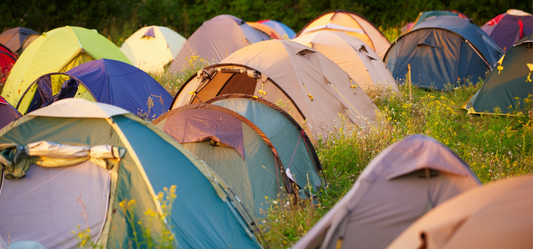 Festivals, Reisen, Camping: 11 Sommer Must-Haves
